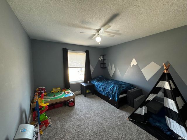 4703 W 13TH Street, Davenport, IA 52804