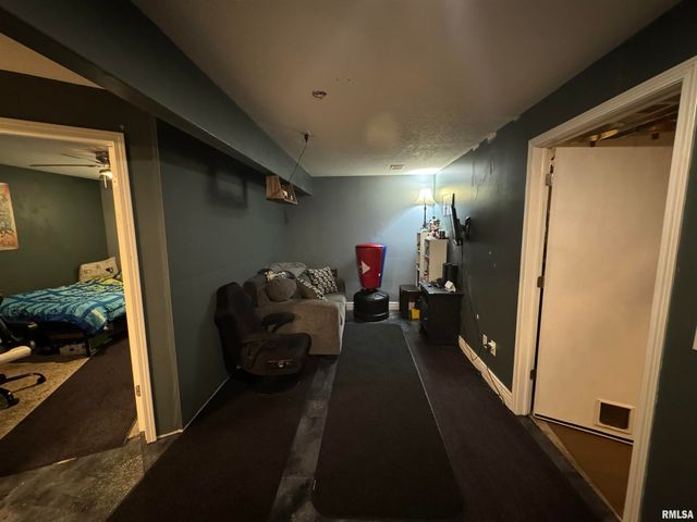 4703 W 13TH Street, Davenport, IA 52804