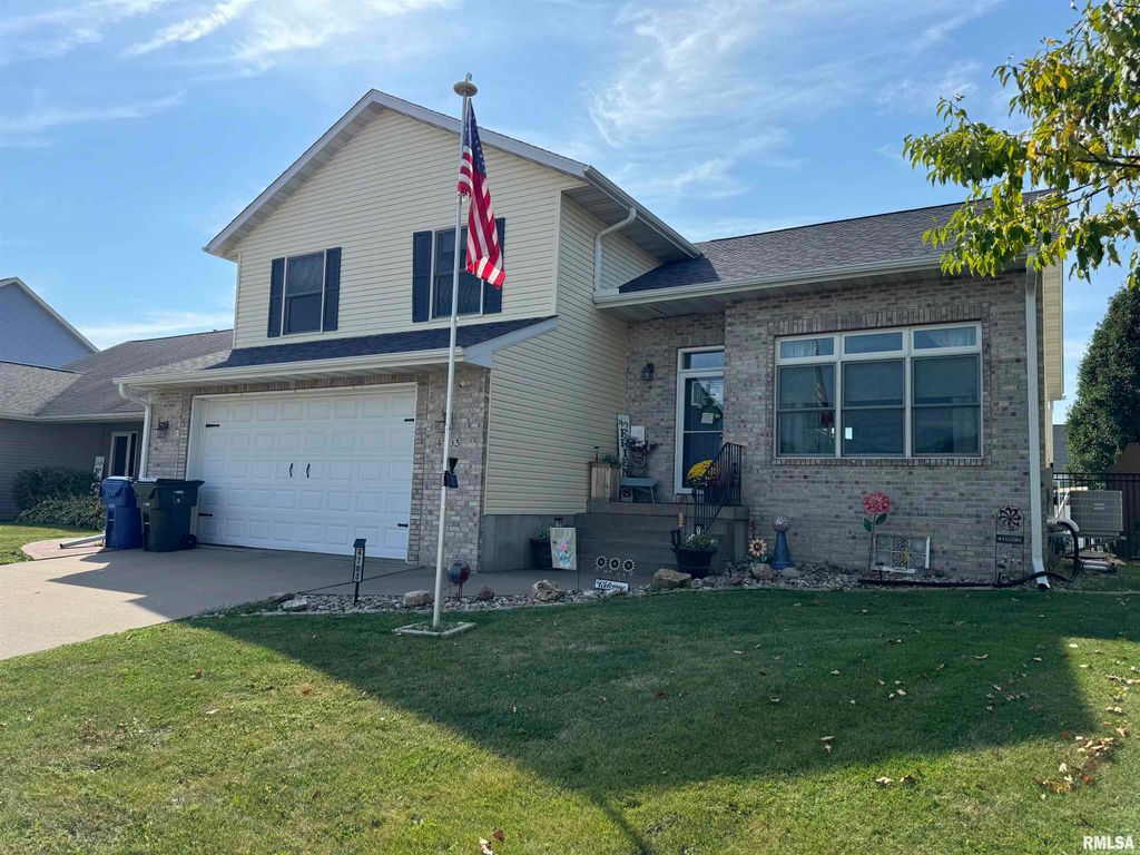 4703 W 13TH Street, Davenport, IA 52804