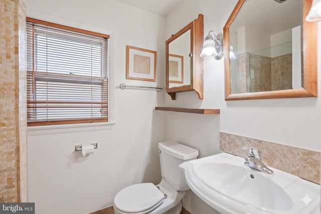 2511 S GRANT ST, Arlington, VA 22202