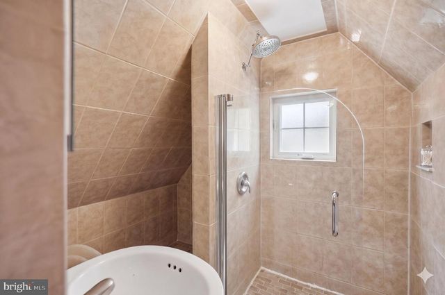 2511 S GRANT ST, Arlington, VA 22202