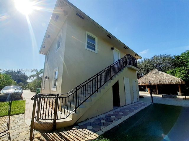 13755 SW 20th St REAR, Davie, FL 33325