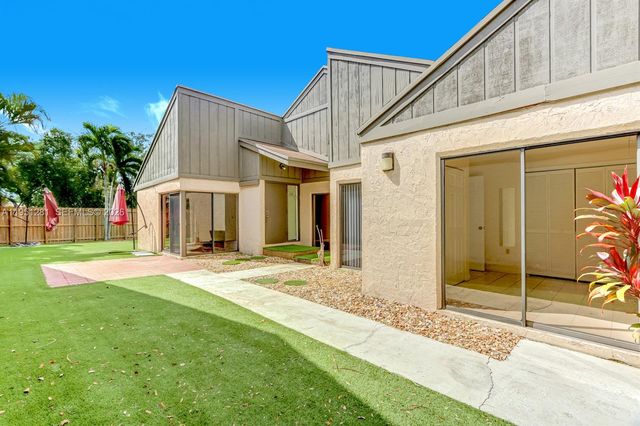 7528 SW 95th Pl, Miami, FL 33173