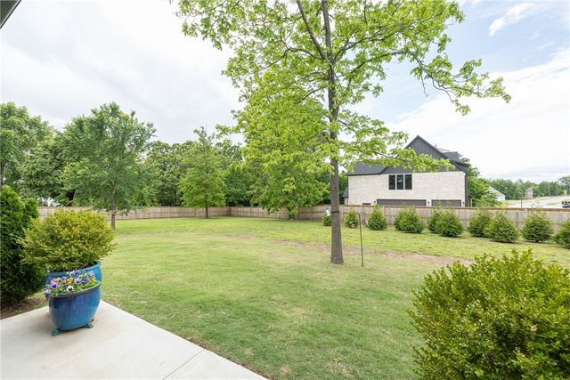 3431 N Sweet Osage Lane, Fayetteville, AR 72704