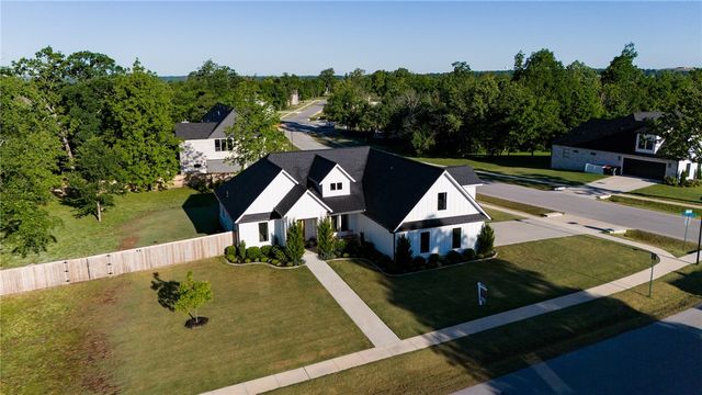3431 N Sweet Osage Lane, Fayetteville, AR 72704