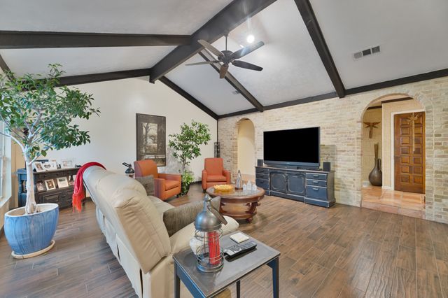 807 Middle Run, Duncanville, TX 75137