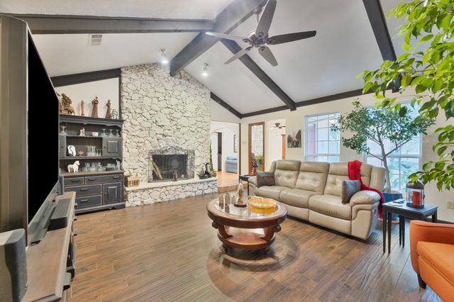 807 Middle Run, Duncanville, TX 75137