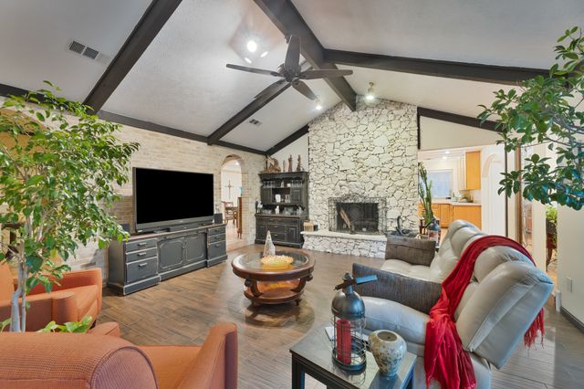 807 Middle Run, Duncanville, TX 75137