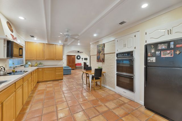 807 Middle Run, Duncanville, TX 75137