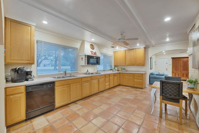 807 Middle Run, Duncanville, TX 75137