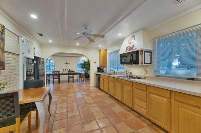 807 Middle Run, Duncanville, TX 75137