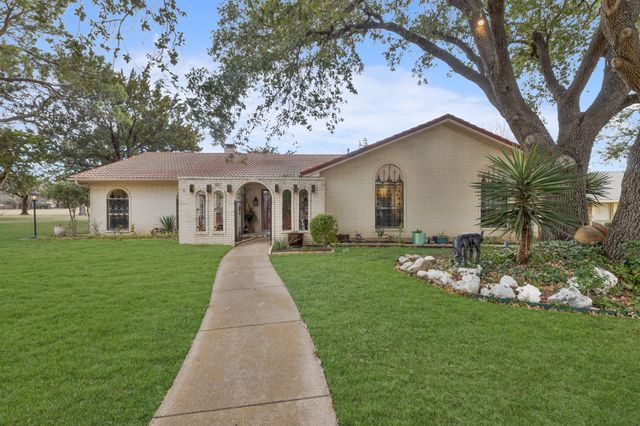 807 Middle Run, Duncanville, TX 75137