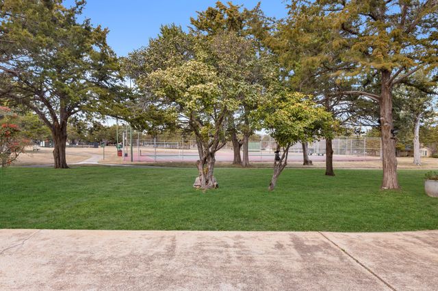 807 Middle Run, Duncanville, TX 75137