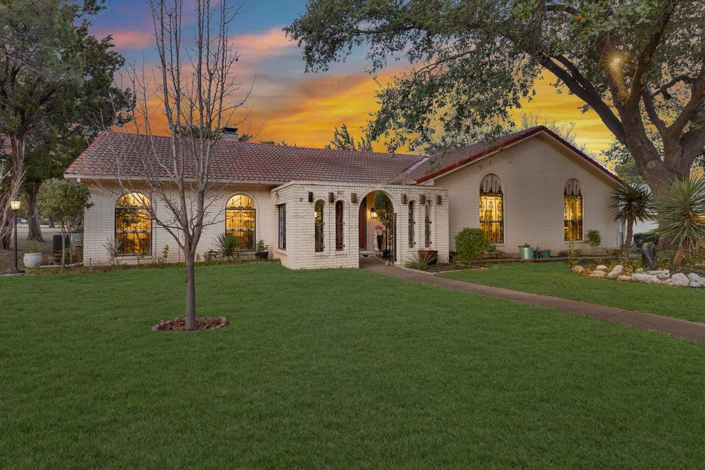 807 Middle Run, Duncanville, TX 75137