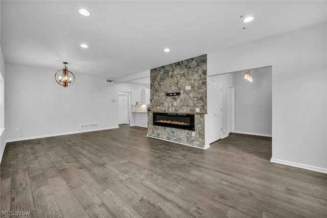 2145 N Taylor Road, Cleveland Heights, OH 44112