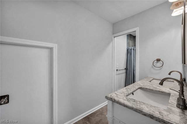 2145 N Taylor Road, Cleveland Heights, OH 44112