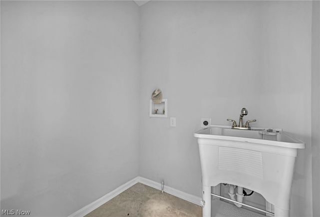 2145 N Taylor Road, Cleveland Heights, OH 44112