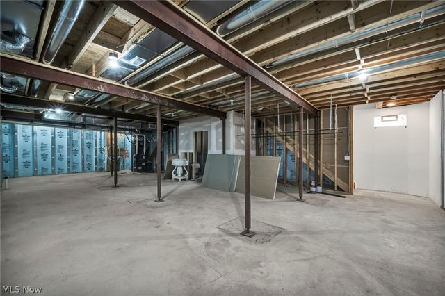 2145 N Taylor Road, Cleveland Heights, OH 44112