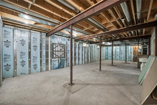 2145 N Taylor Road, Cleveland Heights, OH 44112