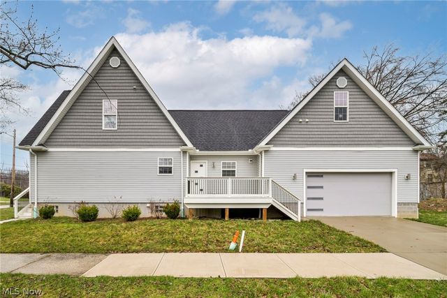 2145 N Taylor Road, Cleveland Heights, OH 44112