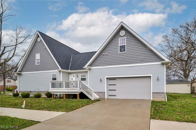 2145 N Taylor Road, Cleveland Heights, OH 44112