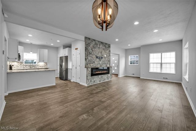 2145 N Taylor Road, Cleveland Heights, OH 44112