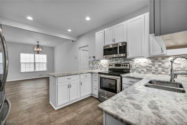 2145 N Taylor Road, Cleveland Heights, OH 44112