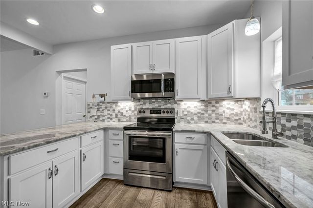 2145 N Taylor Road, Cleveland Heights, OH 44112