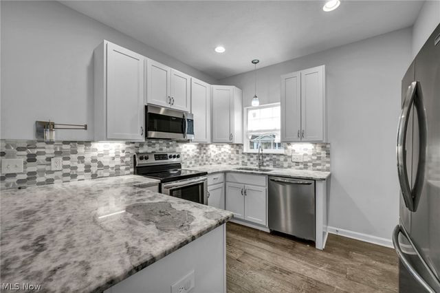 2145 N Taylor Road, Cleveland Heights, OH 44112