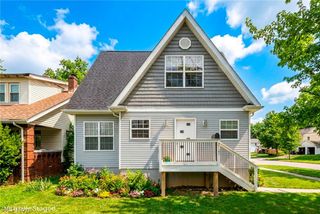 2145 N Taylor Road, Cleveland Heights, OH 44112