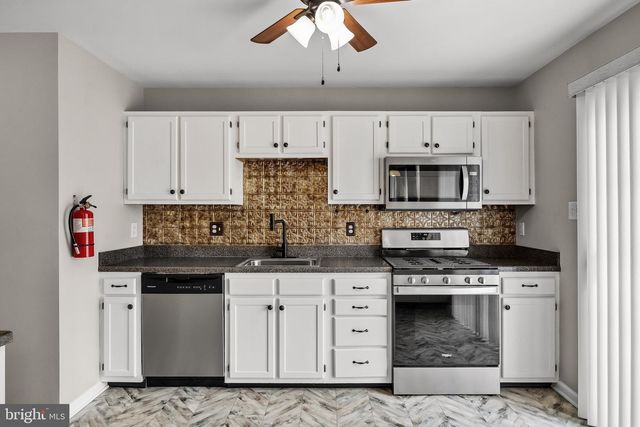 1505 BEACON HILL DR, Sicklerville, NJ 08081