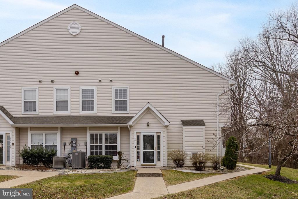 1505 BEACON HILL DR, Sicklerville, NJ 08081