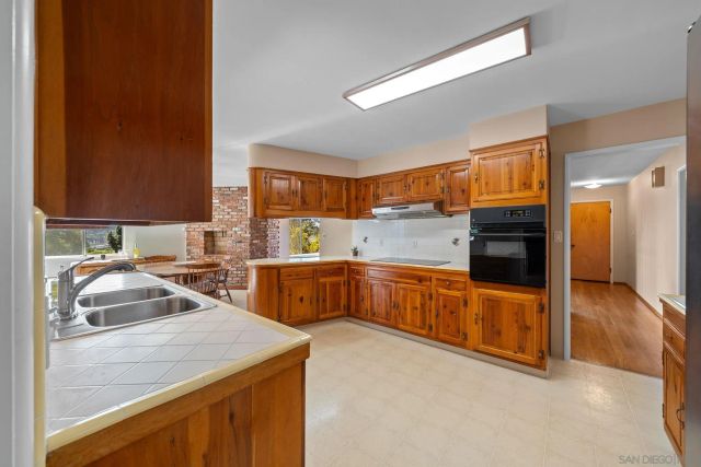 3958 Kenwood Dr, Spring Valley, CA 91977