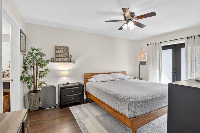 691 Willow Grove Ter, Davie, FL 33325