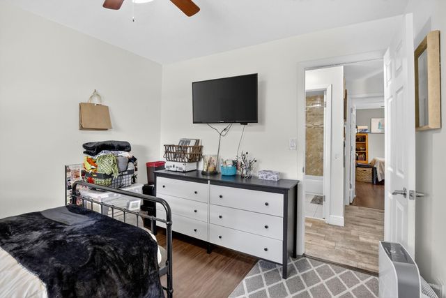 691 Willow Grove Ter, Davie, FL 33325