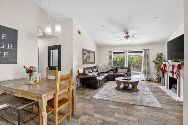 691 Willow Grove Ter, Davie, FL 33325