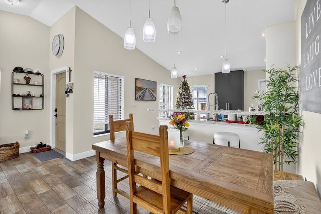 691 Willow Grove Ter, Davie, FL 33325