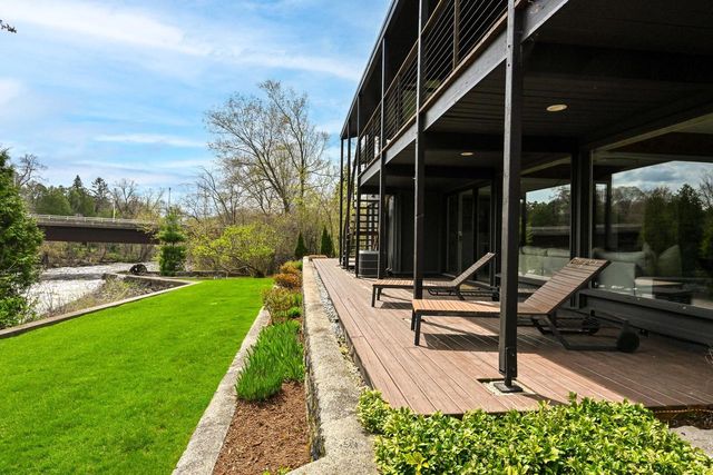 1802 S Green Bay ROAD, Grafton, WI 53024