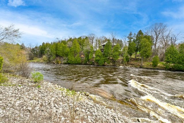 1802 S Green Bay ROAD, Grafton, WI 53024