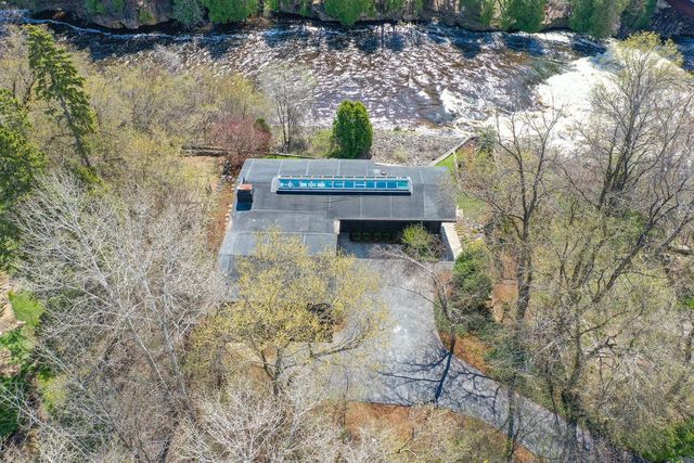 1802 S Green Bay ROAD, Grafton, WI 53024