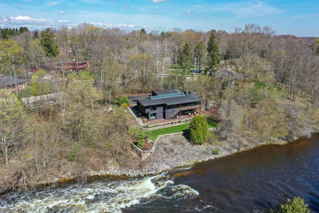 1802 S Green Bay ROAD, Grafton, WI 53024