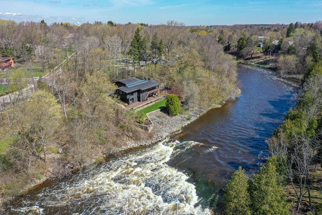 1802 S Green Bay ROAD, Grafton, WI 53024