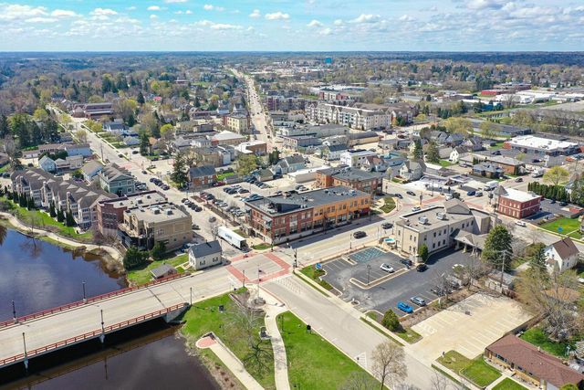 1802 S Green Bay ROAD, Grafton, WI 53024