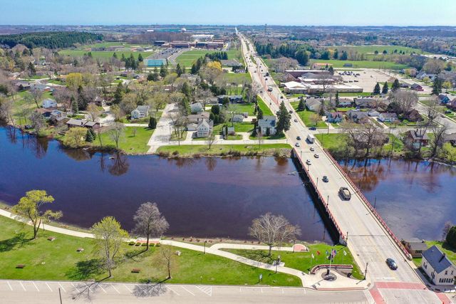 1802 S Green Bay ROAD, Grafton, WI 53024