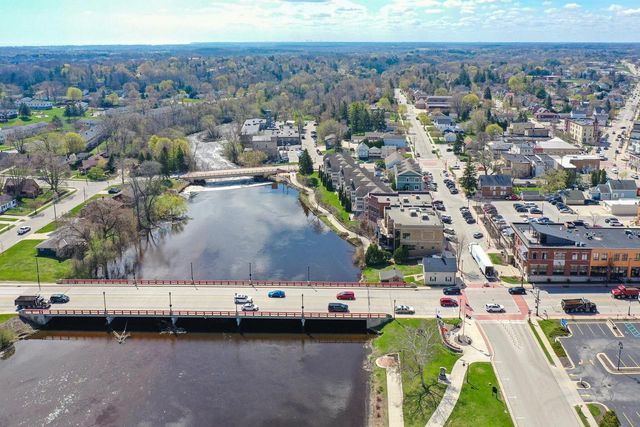 1802 S Green Bay ROAD, Grafton, WI 53024