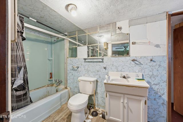 9101 Andersonville Pike, Powell, TN 37849