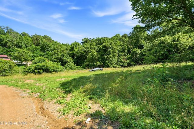 9101 Andersonville Pike, Powell, TN 37849