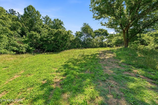 9101 Andersonville Pike, Powell, TN 37849