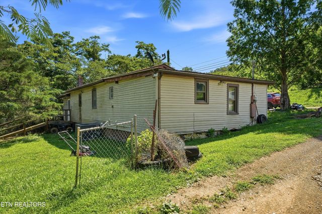 9101 Andersonville Pike, Powell, TN 37849
