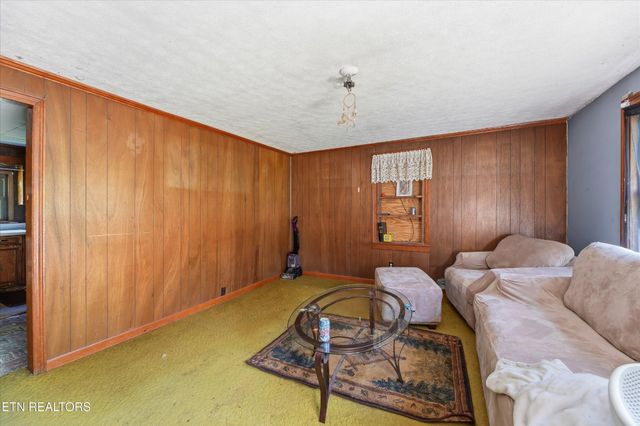 9101 Andersonville Pike, Powell, TN 37849